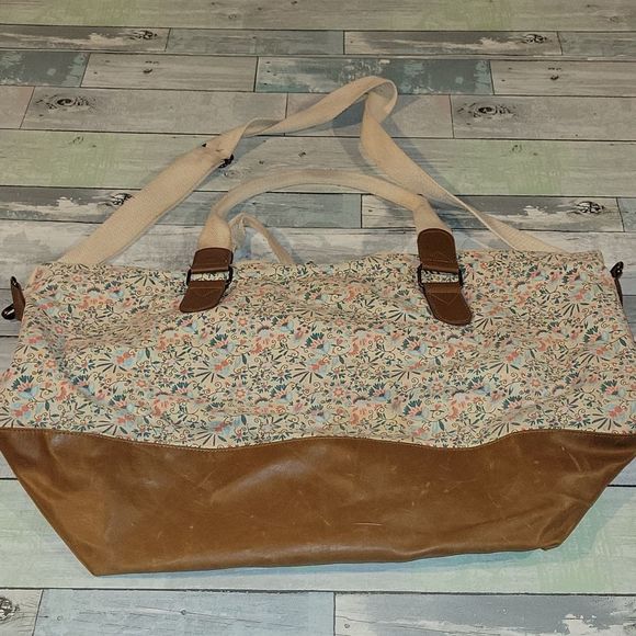 Mossimo Supply Co. Handbags - Mossimo Supply Company Small Duffel Bag